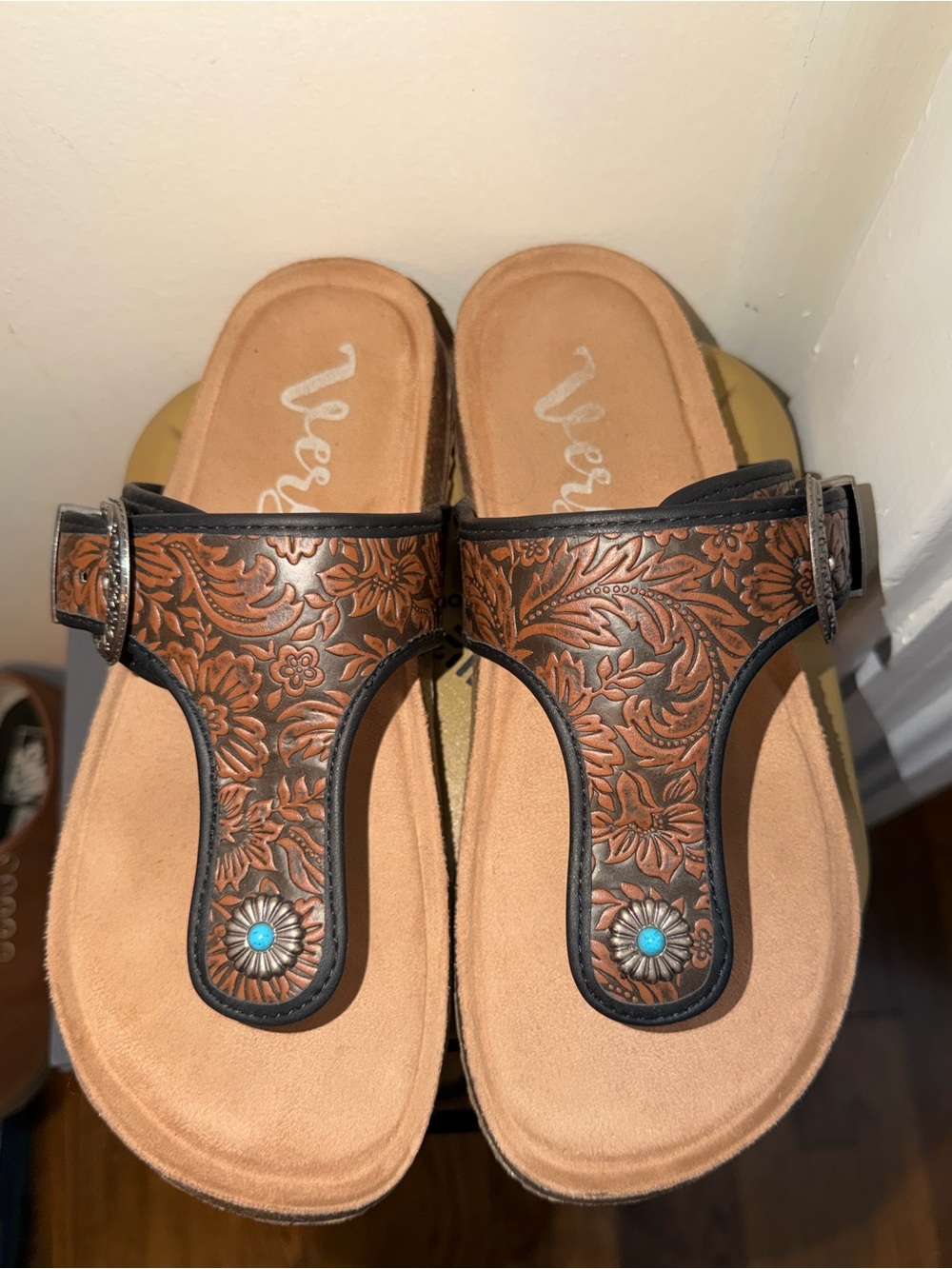Western Floral Tooled Leather Sandals 8.5